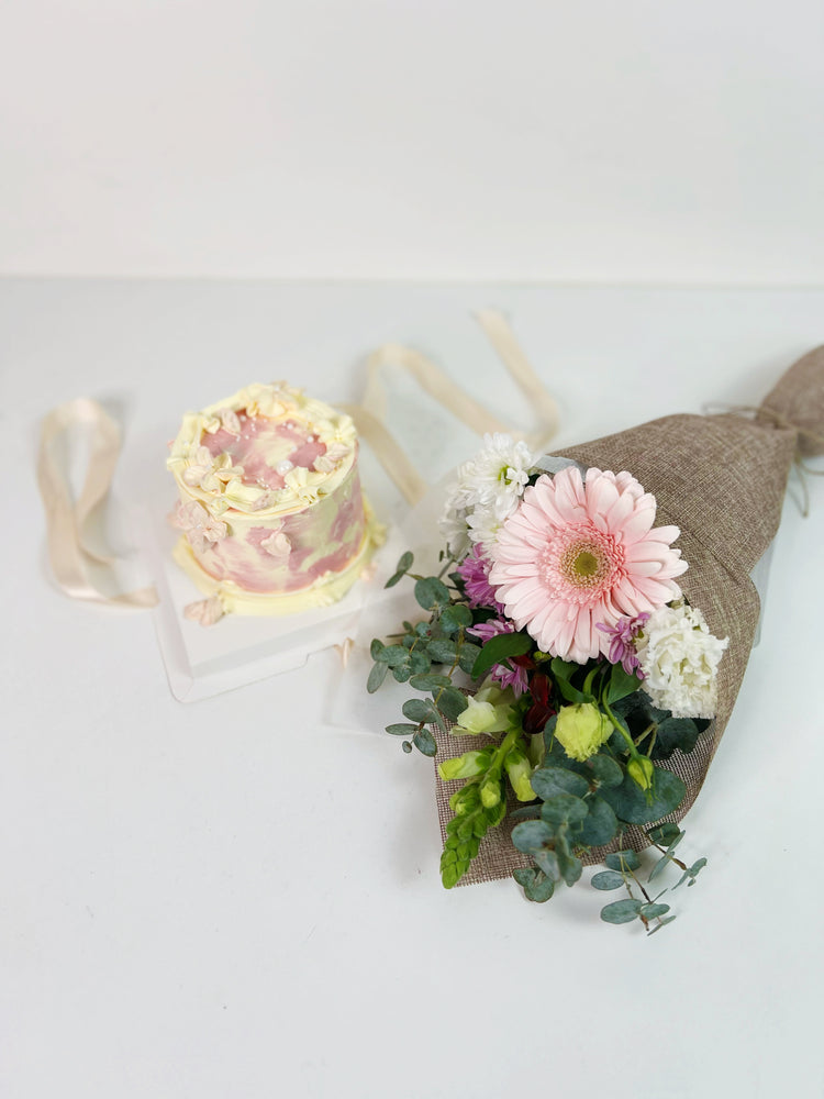 
                  
                    Bito beans Premium Cake & Flower Bundle
                  
                