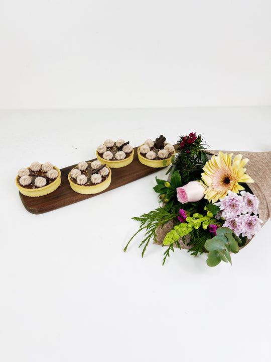 
                  
                    Mosaic French Patisserie Cake & Flower BUNDLE
                  
                