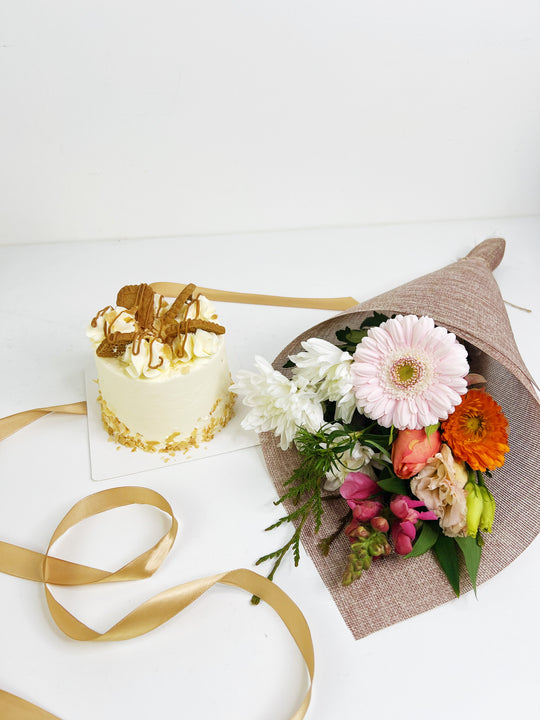 
                  
                    Bito beans Premium Cake & Flower BUNDLE
                  
                