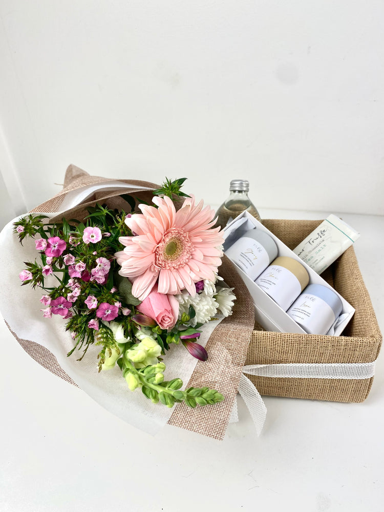 
                  
                    Organic Gift Box
                  
                