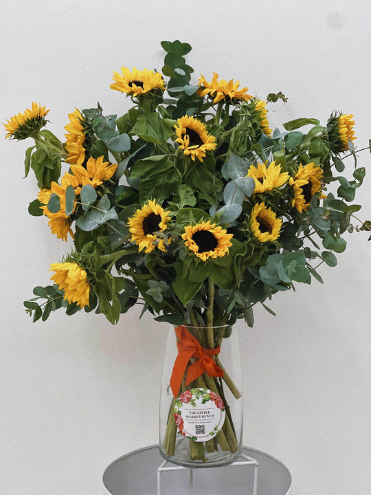 
                  
                    Sunflower Bouquet shot by The Little Market Bunch in Melbourne.
                  
                